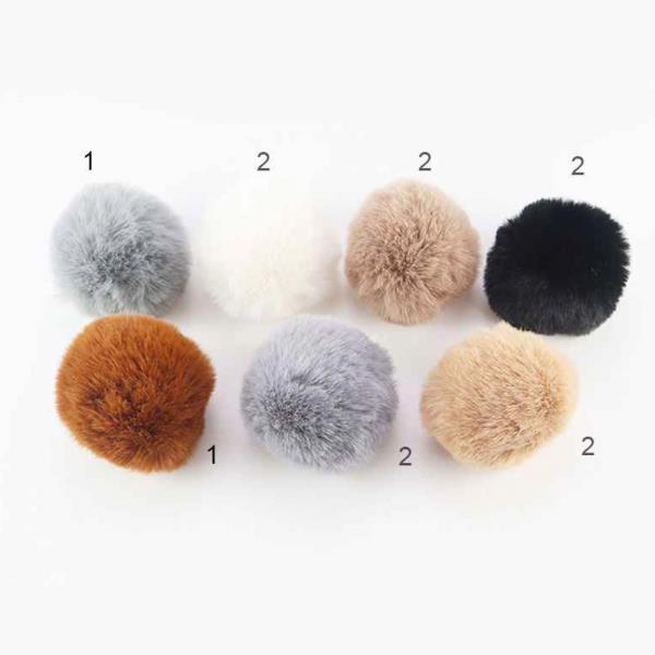 POM POM KEYCHAIN (12 UNITS)