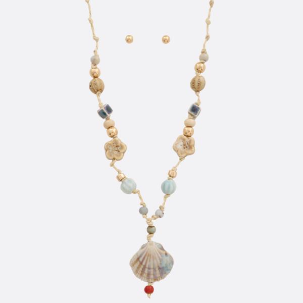 SEASHELL BEADED NECKLACE