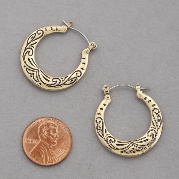 FILIGREE PATTERN METAL HOOP EARRING