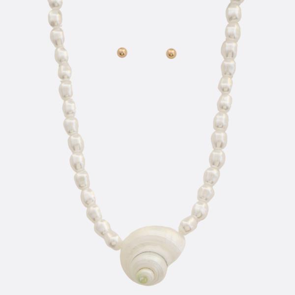 SEASHELL PEARL BEAD NECKLACE