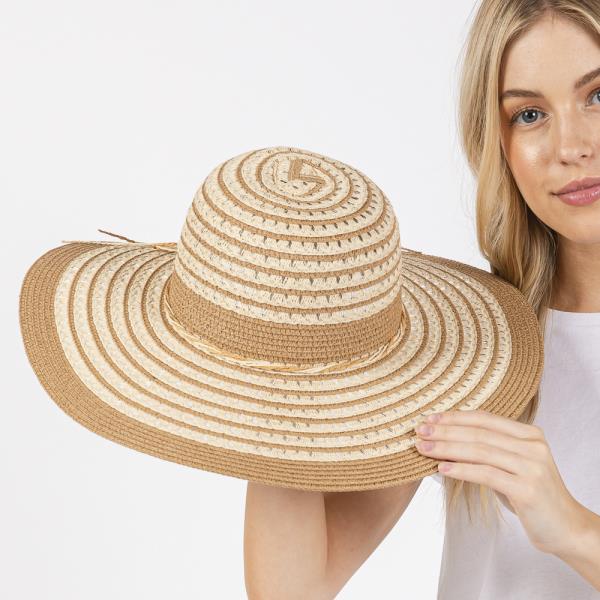 STRIPED PATTERN WIDE BRIM FLOPPY HAT