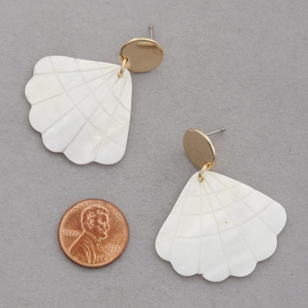 MOTHER OF PEARL COIN LINK DANGLE EARRING