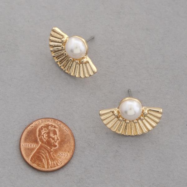 PEARL BEAD FAN METAL EARRING