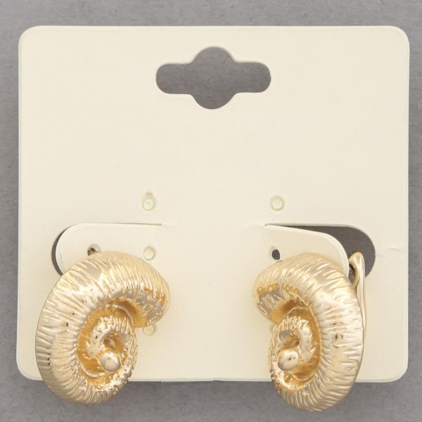 SEASHELL METAL EARRING