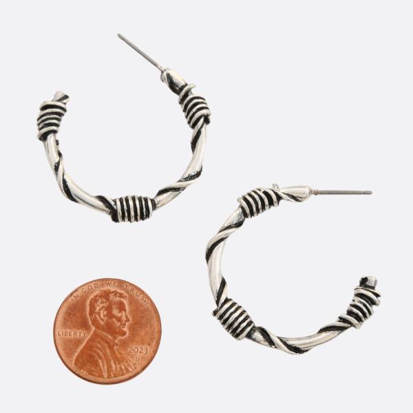 OPEN METAL HOOP EARRING