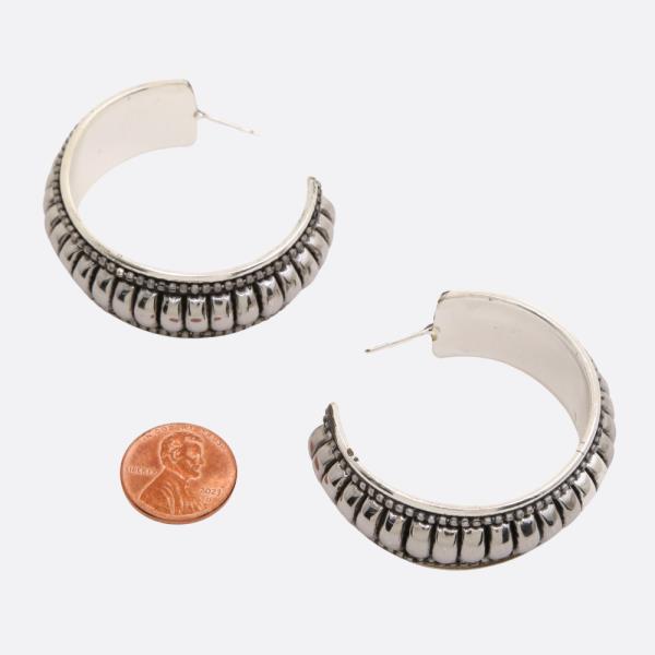 OPEN HOOP METAL EARRING