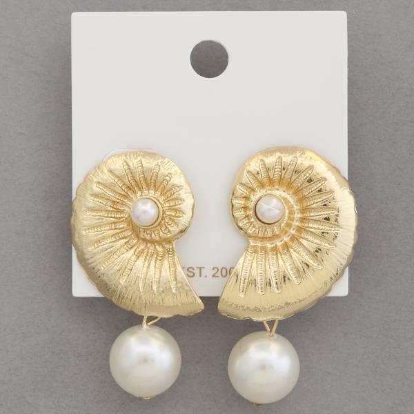 SEASHELL PEARL BEAD METAL EARRING