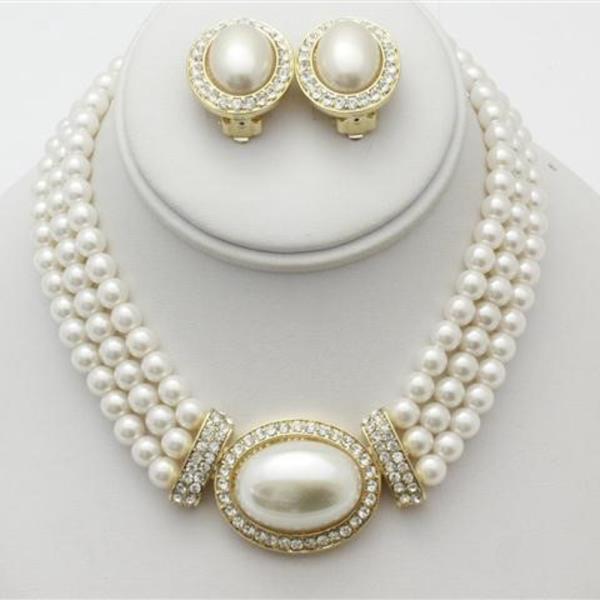 PEARL NECKLACE CLIP EARRING SET