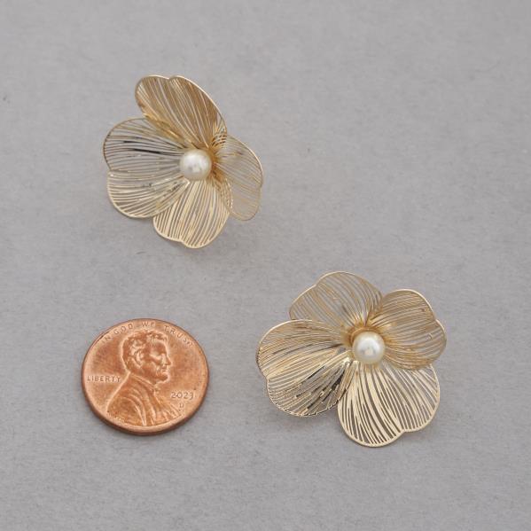 FLOWER PEARL BEAD GOLD DIPPED EARRING