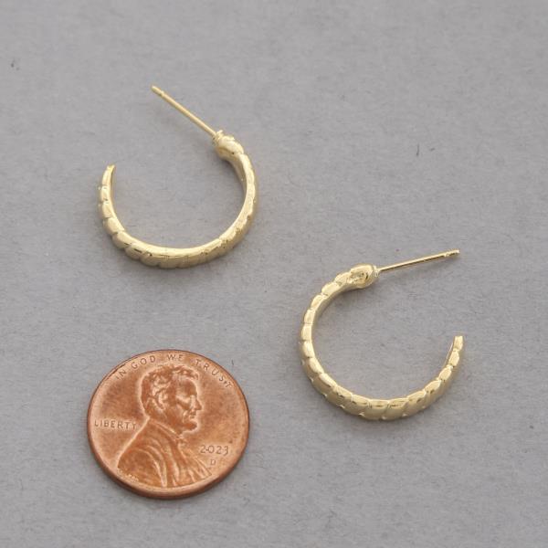 SODAJO TEXTURED OPEN HOOP GOLD DIPPED EARRING