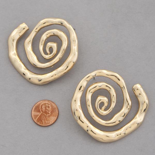 SWIRL METAL EARRING