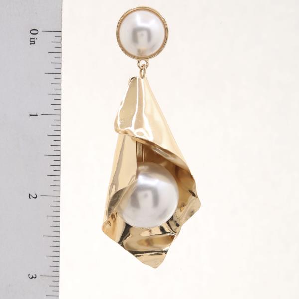 RUFFLE PEARL BEAD METAL DANGLE EARRING