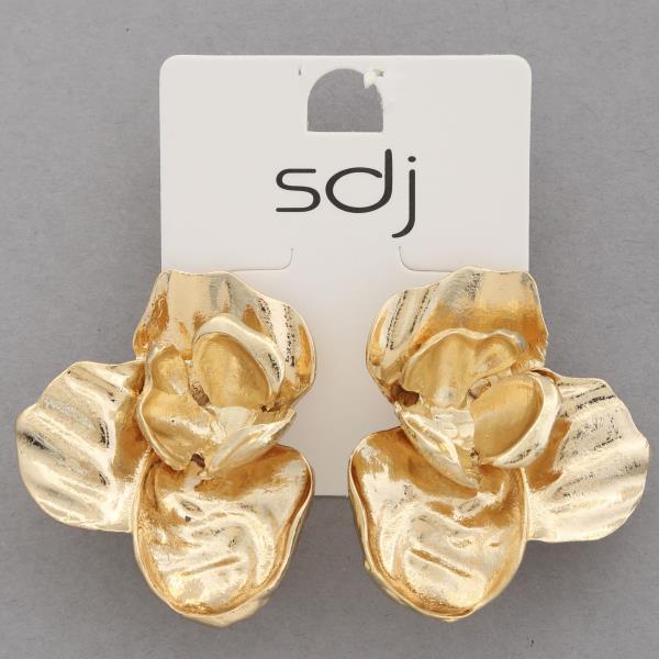 SDJ HAMMERED METAL FLOWER SHAPE EARRING