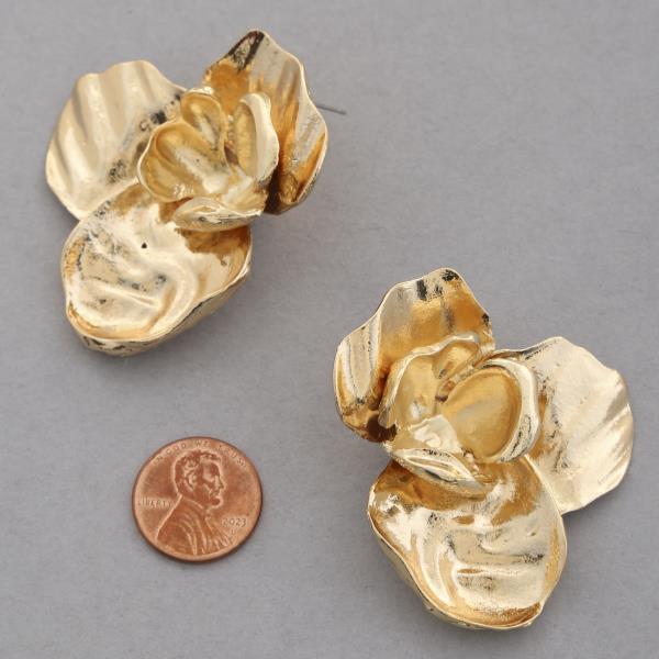 SDJ HAMMERED METAL FLOWER SHAPE EARRING