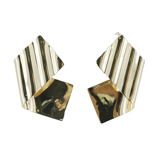 WIDE CURVE METAL POST EARRING