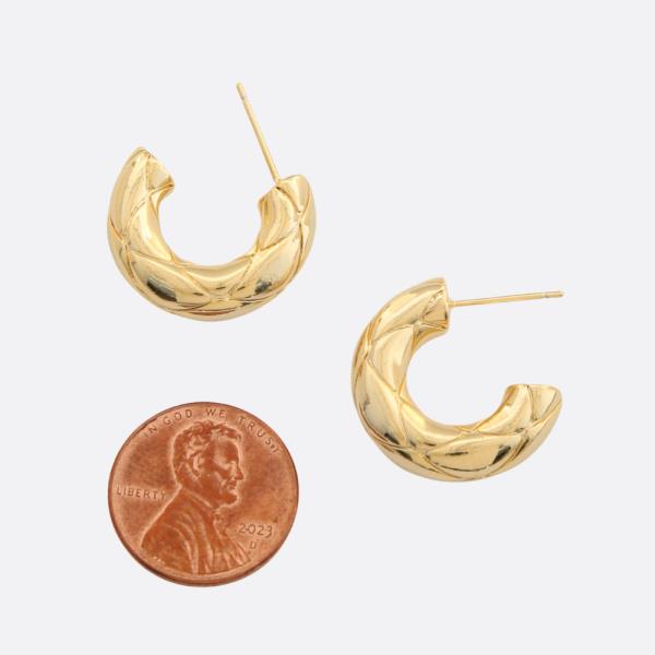 SODAJO LINED OPEN HOOP EARRING