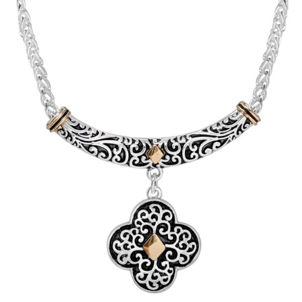 FILIGREE PATTERN CLOVER PENDANT NECKLACE