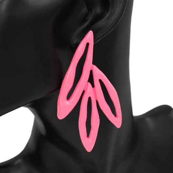 TRIPLE DROP LINK CUTOUT EARRINGS