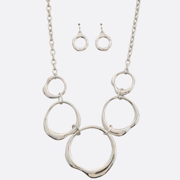 CIRCLE LINK METAL NECKLACE