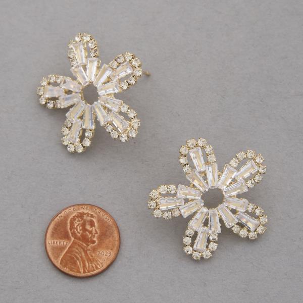 FLOWER SHAPE CZ EARRING