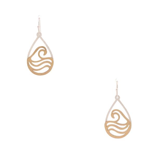 TEXTURED METAL TEARDROP WAVE DANGLE HOOK EARRINGS