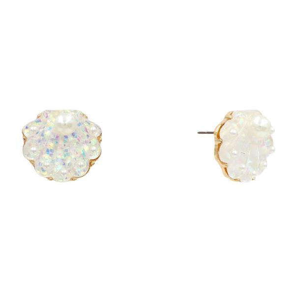 GLITTER SEASHELL STUD EARRING