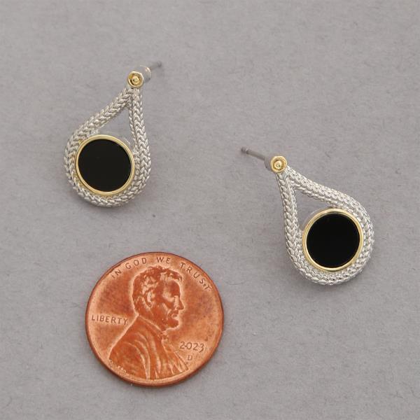 TEARDROP SHAPE METAL EARRING