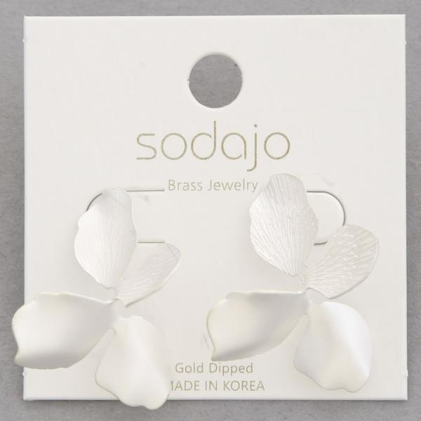 SODAJO FLOWER GOLD DIPPED EARRING