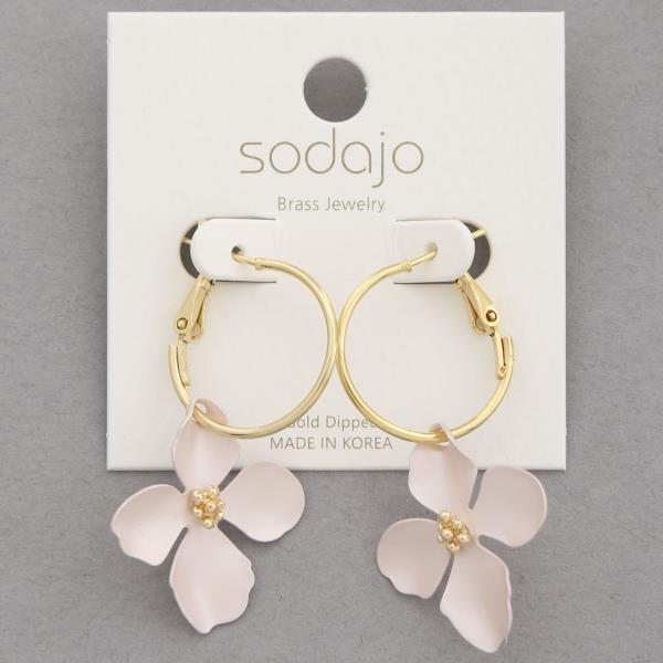 SODAJO COLOR FLOWER HOOP GOLD DIPPED EARRING