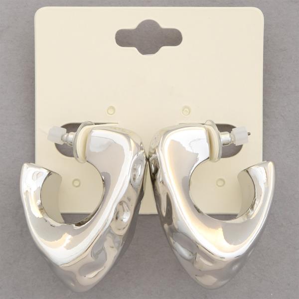 PUFFY ORGANIC SHAPE METAL EARRING