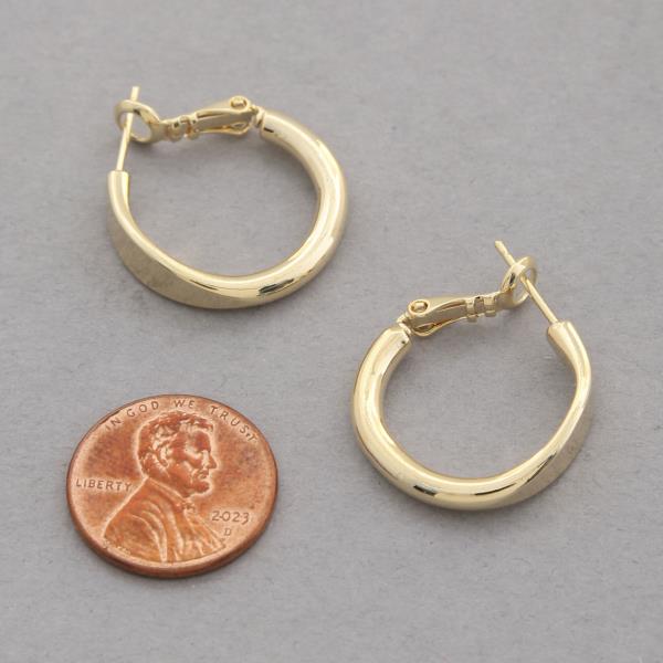 SODAJO ORGANIC SHAPE GOLD DIPPED EARRING