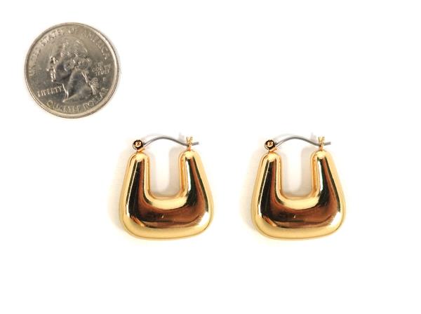 U SHAPE METAL EARRING