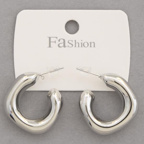 OPEN HOOP METAL EARRING