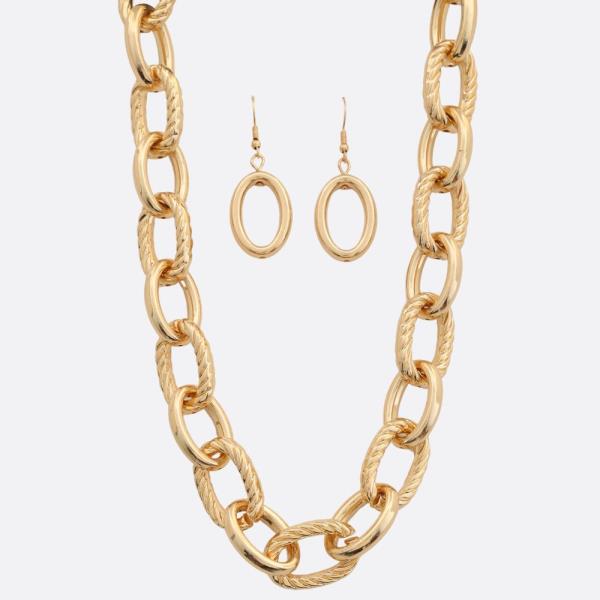 OVAL LINK METAL NECKLACE