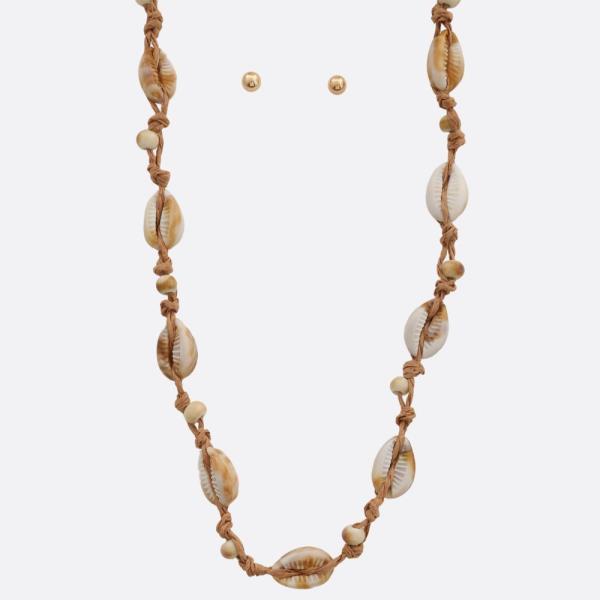 COWRIE SEASHELL STATION THREAD NECKLACE