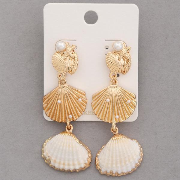 TRIPLE SEASHELL DANGLE EARRING