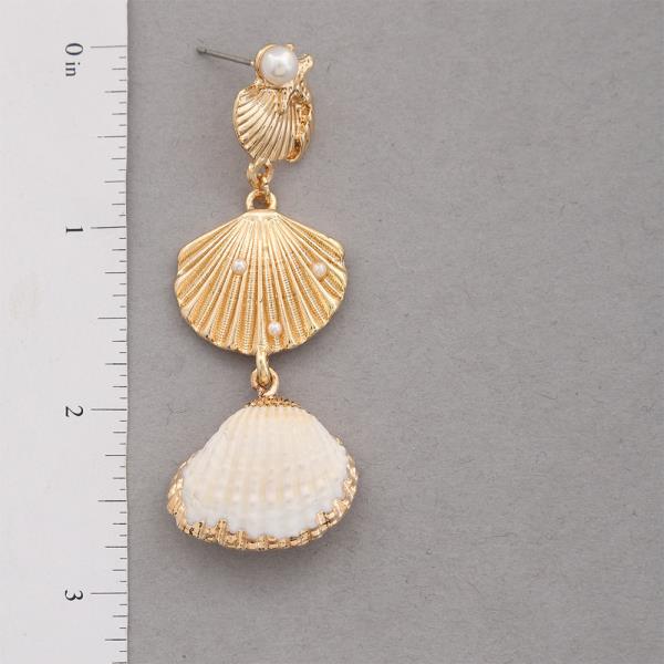 TRIPLE SEASHELL DANGLE EARRING