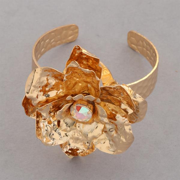 METAL FLOWER RHINESTONE CENTER CUFF BRACELET