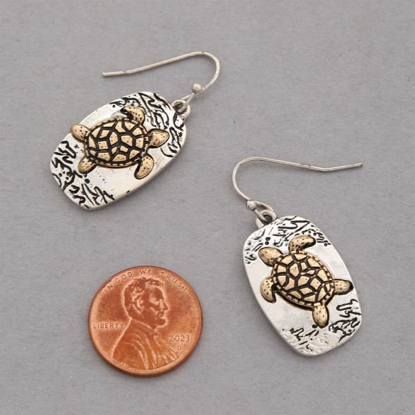 TWO TONE SEA TURTLE METAL DANGLE EARRING