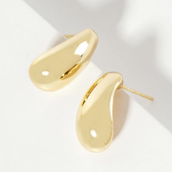 TEARDROP METAL EARRING