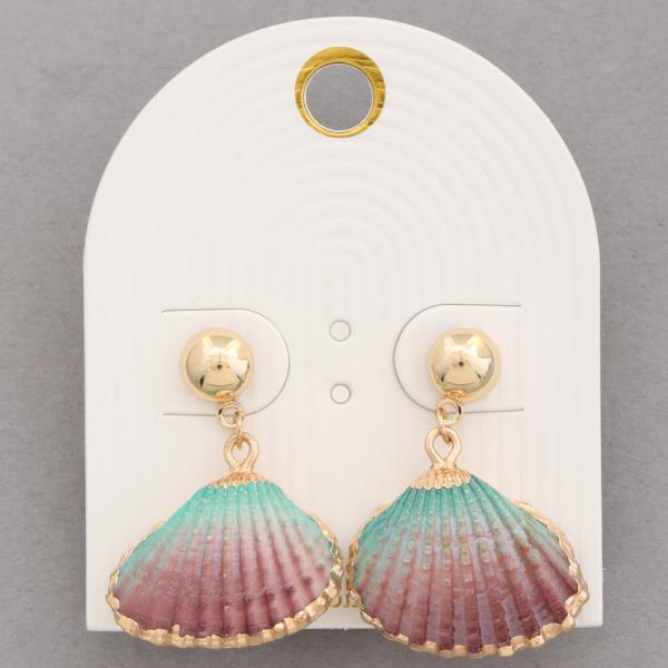 SHELL GRADIENT SCALLOP DANGLE EARRINGS