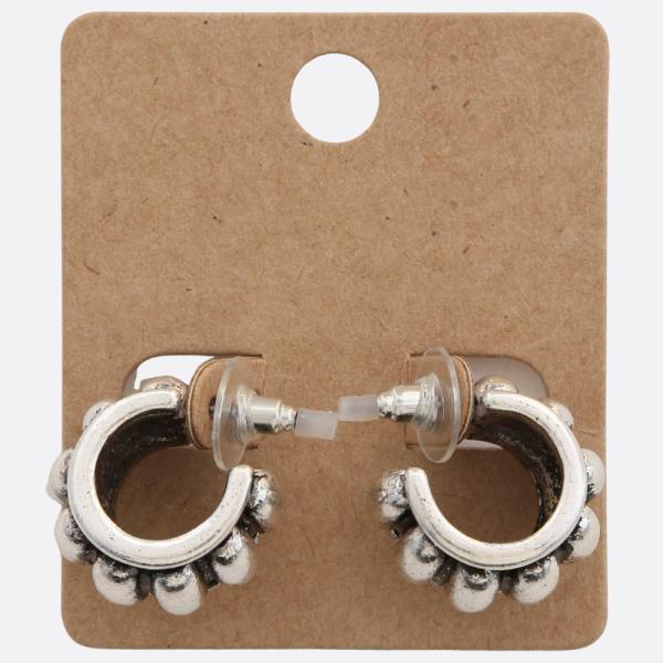 WESTERN STYLE MINI HOOP EARRING