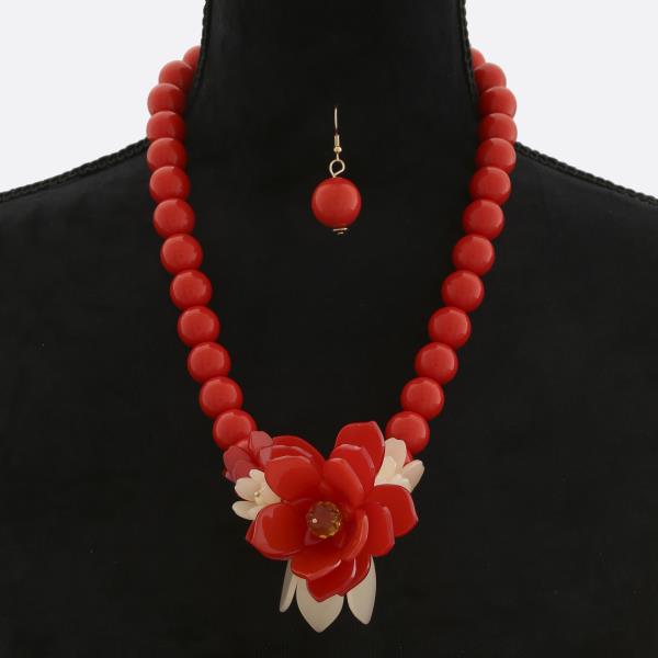 FLOWER BEADED NECKLACE