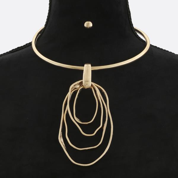 MULTI OVAL PENADNT METAL NECKLACE