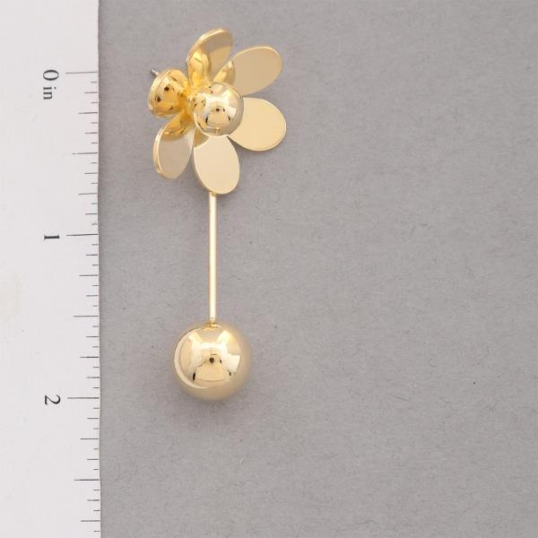 SODAJO FLOWER METAL BAR BALL BEAD GOLD DIPPED EARRING