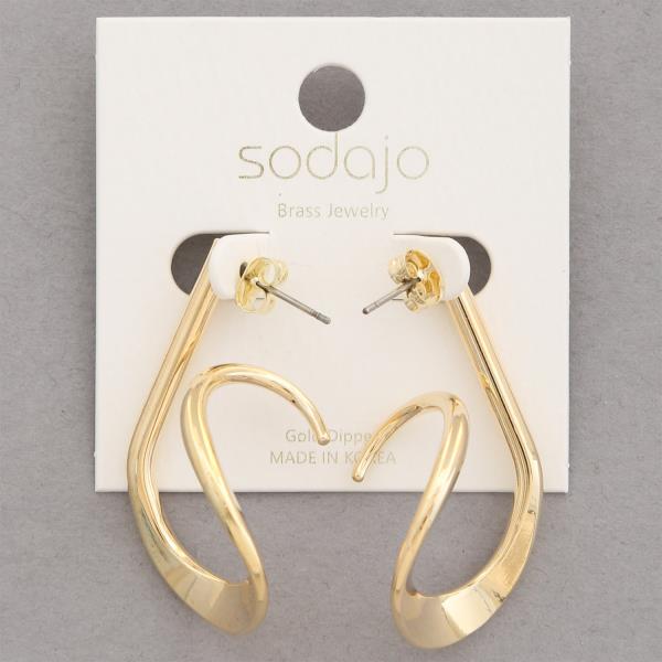 SODAJO ORGANIC SHAPE GOLD DIPPED EARRING