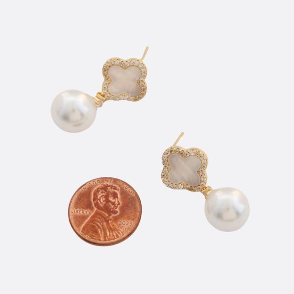 SODAJO CLOVER PEARL BEAD METAL GOLD FILLED EARRING