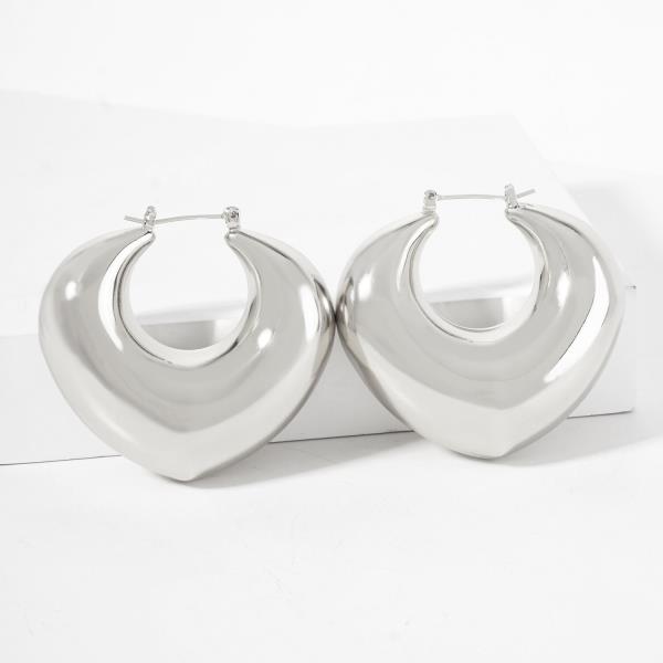 PUFFY METAL HOOP EARRING