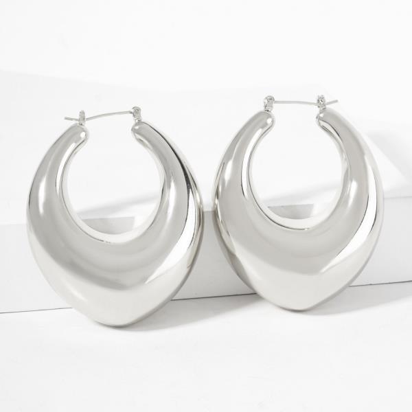 PUFFY METAL HOOP EARRING