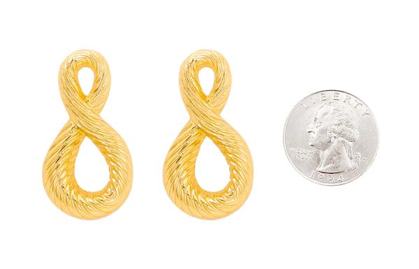 TEXTURED LOOP METAL EARRING